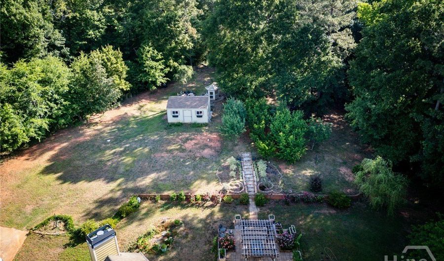283 Creekside Dr, Arnoldsville, GA 30619 - 6 Beds, 4 Bath