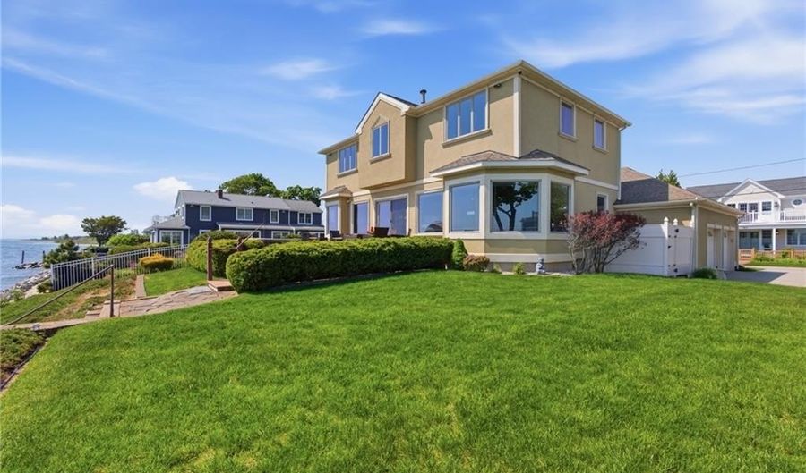 25 Narragansett St, North Kingstown, RI 02852 - 3 Beds, 3 Bath
