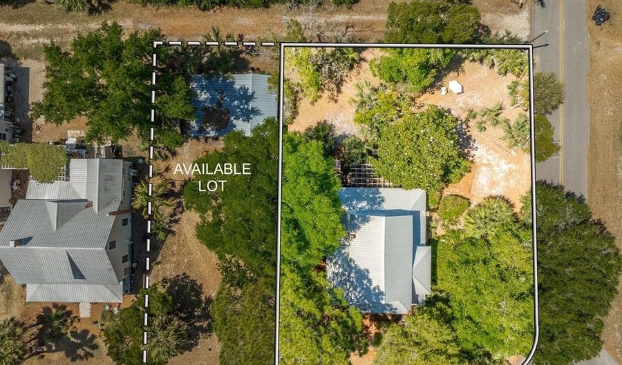 100 14th St, Apalachicola, FL 32320 - 4 Beds, 2 Bath