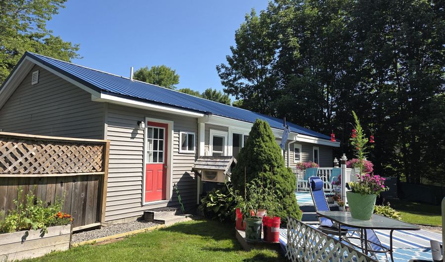 272 Belmont Ave, Belfast, ME 04915 - 3 Beds, 2 Bath
