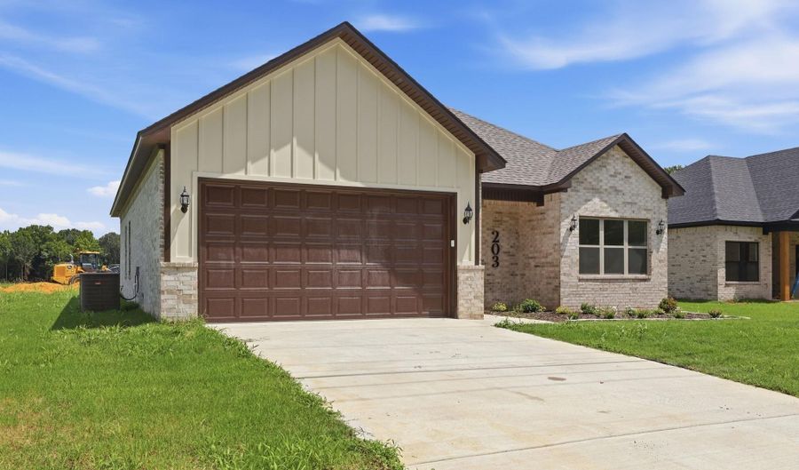 203 E Florida St, Beebe, AR 72012 - 3 Beds, 2 Bath