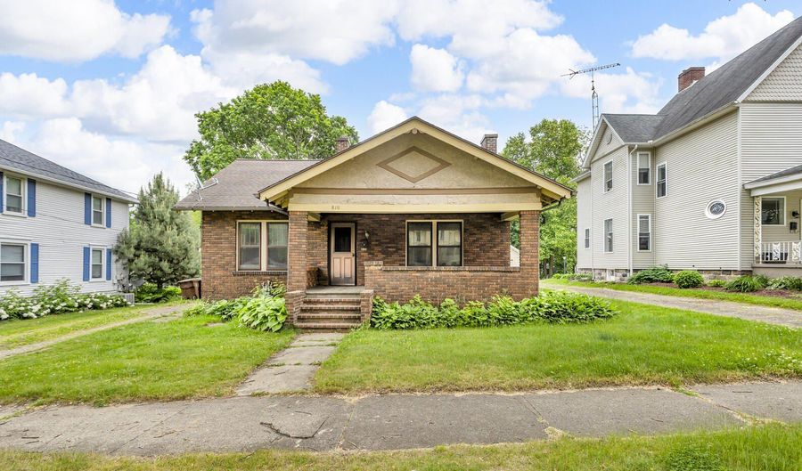 810 N Superior St, Albion, MI 49224 - 2 Beds, 1 Bath