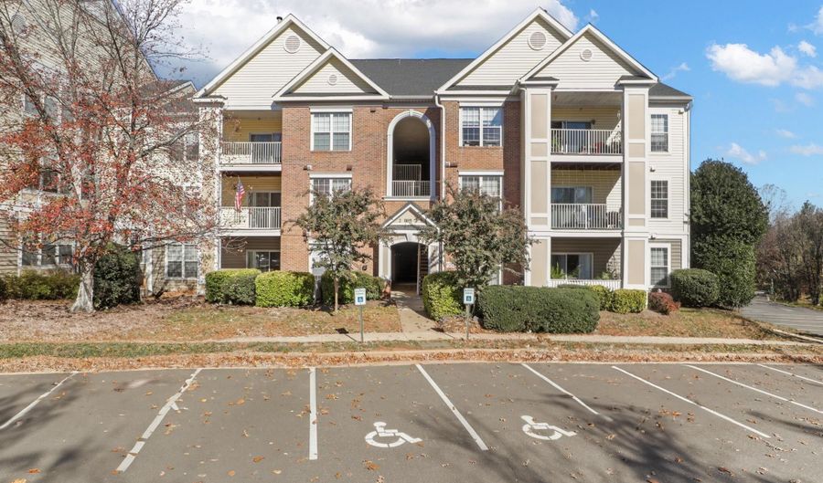 20931 CEDARPOST Sq 103, Ashburn, VA 20147 - 2 Beds, 2 Bath