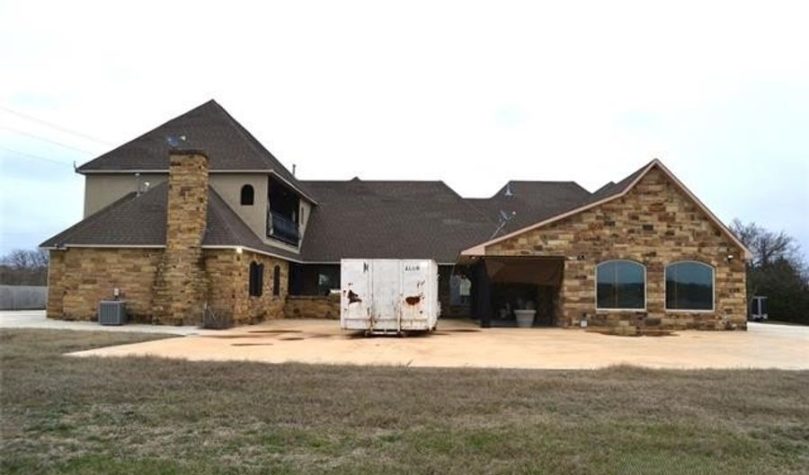 4121 N Commerce St, Ardmore, OK 73401 - 4 Beds, 4 Bath