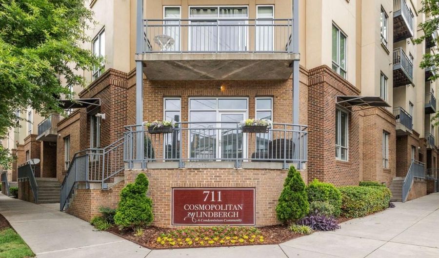 711 Cosmopolitan Dr NE 300, Atlanta, GA 30324 - 2 Beds, 2 Bath