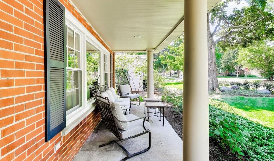 441 S Belmont Ave, Arlington Heights, IL 60005 - 3 Beds, 3 Bath