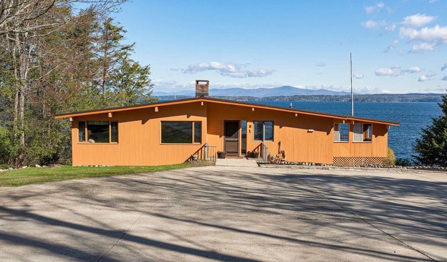 240 Black Point Rd, Alton, NH 03810 - 5 Beds, 2 Bath