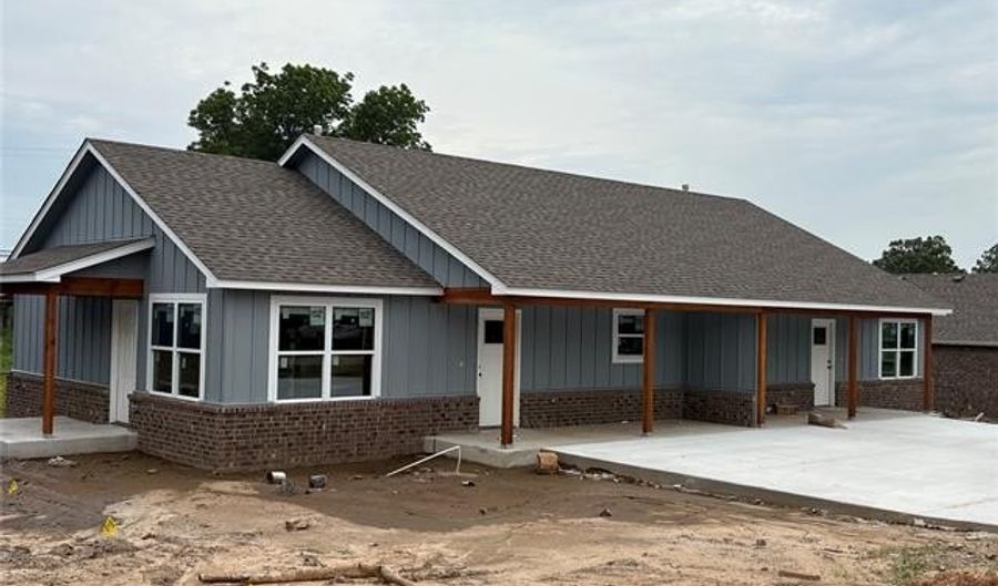 904 W 5th St, Beggs, OK 74421 - 2 Beds, 1 Bath