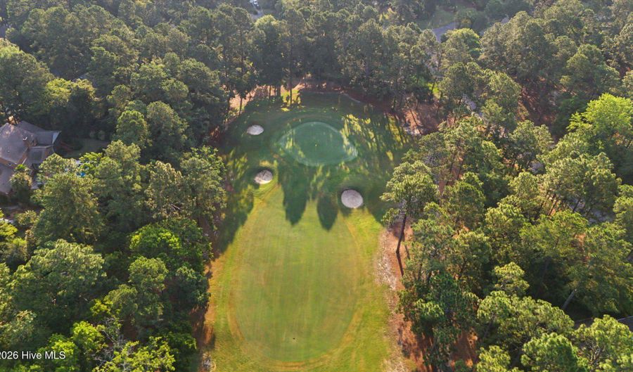 325 Magnolia Lake Ct, Aiken, SC 29803 - 5 Beds, 6 Bath