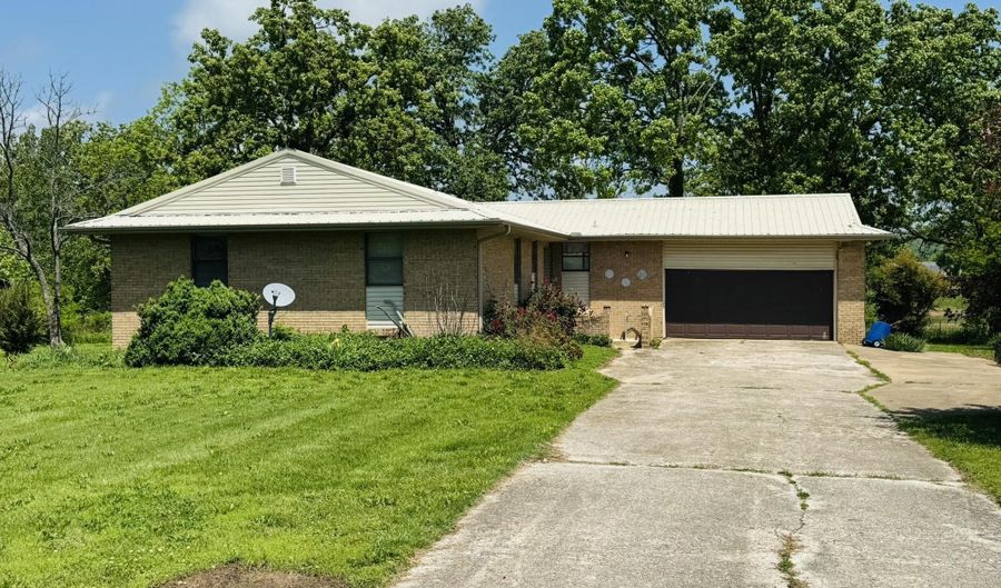 13776 E 56 Hwy, Ash Flat, AR 72513 - 3 Beds, 2 Bath