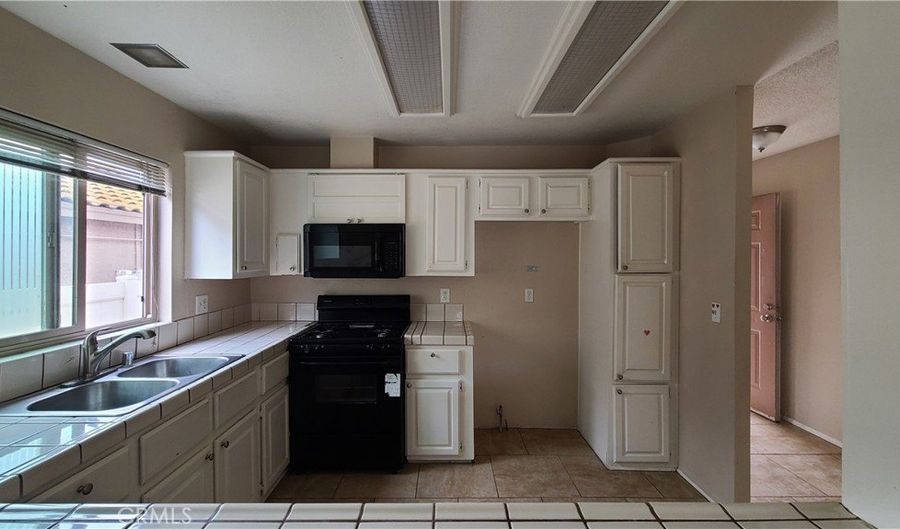4921 Lake Park Ct, Fallbrook, CA 92028 - 4 Beds, 2 Bath