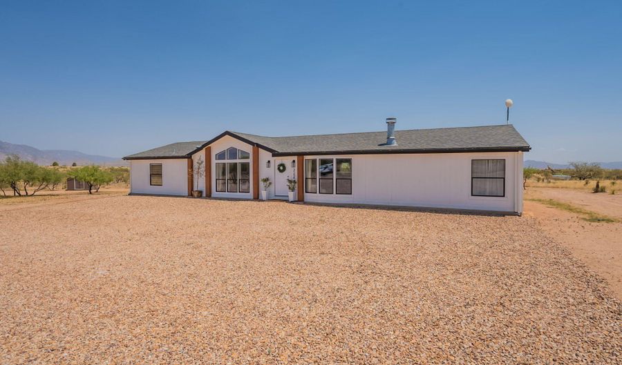 3154 W CACTUS BLOSSOM Ct, Benson, AZ 85602 - 4 Beds, 2 Bath