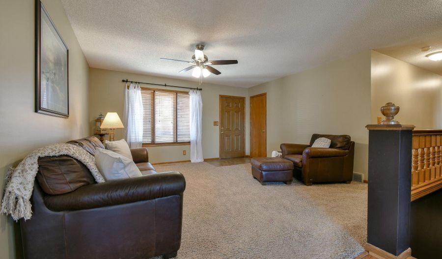 1703 S 2Nd St, Beatrice, NE 68310 - 4 Beds, 3 Bath
