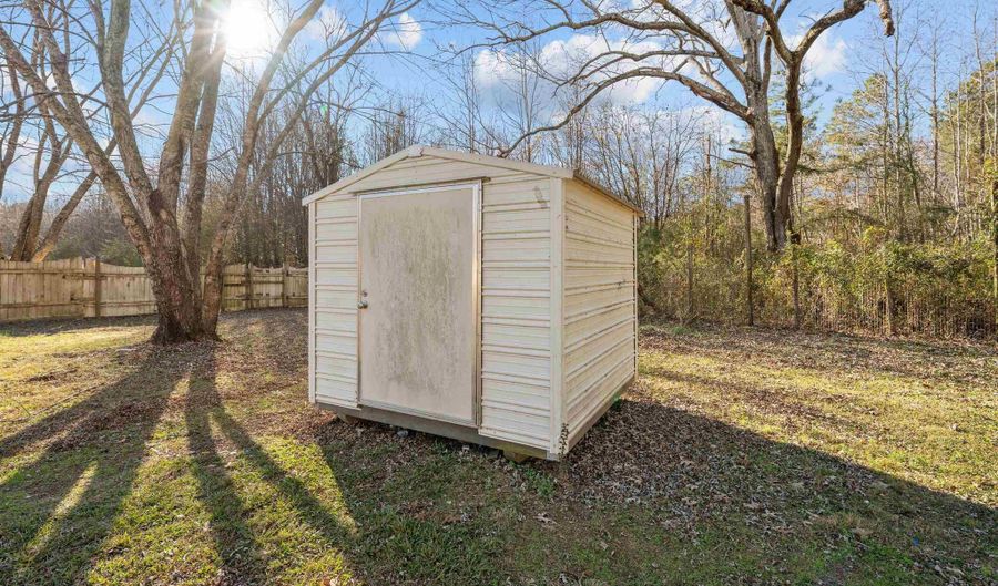 22225 Howard St, Athens, AL 35613 - 4 Beds, 4 Bath