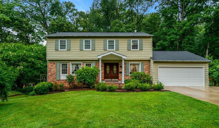 8304 FIVE GATES Rd, Annandale, VA 22003 - 4 Beds, 4 Bath