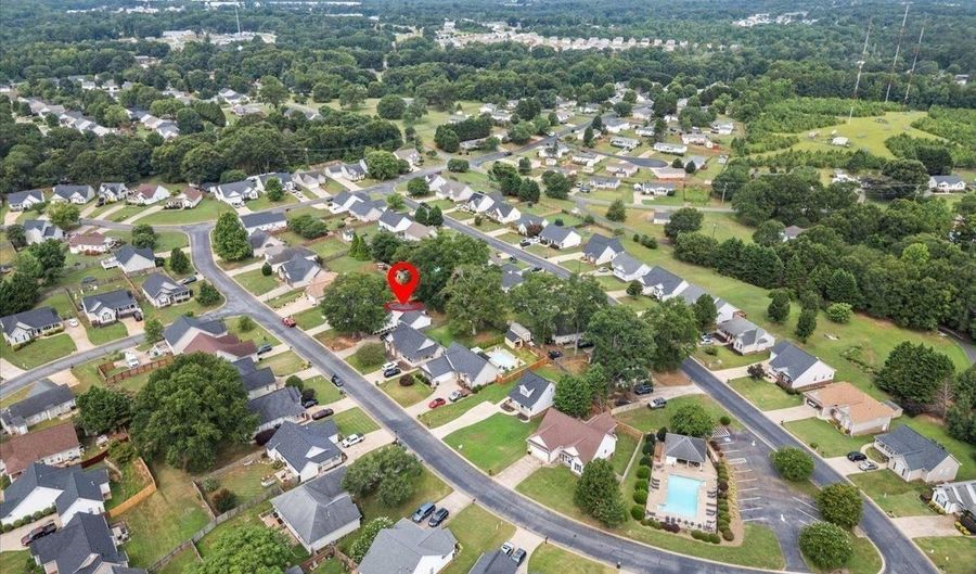 739 Running Creek Ln, Boiling Springs, SC 29316 - 3 Beds, 2 Bath