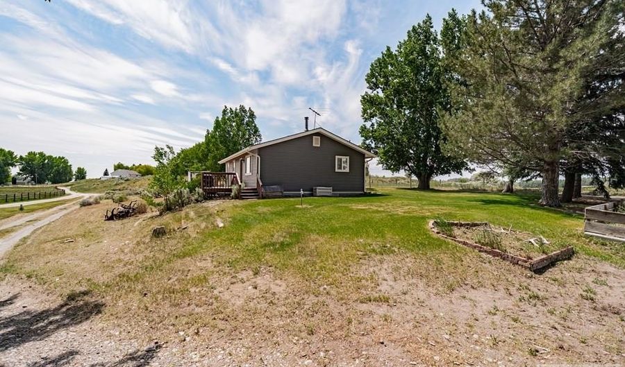 352 E 300 N, Blackfoot, ID 83221 - 3 Beds, 2 Bath