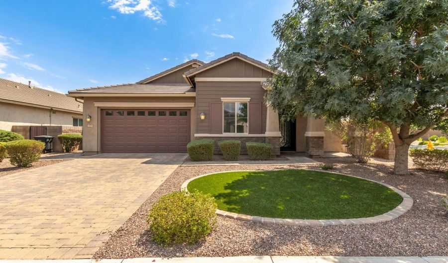 439 E LAS COLINAS Pl, Chandler, AZ 85249 - 3 Beds, 3 Bath