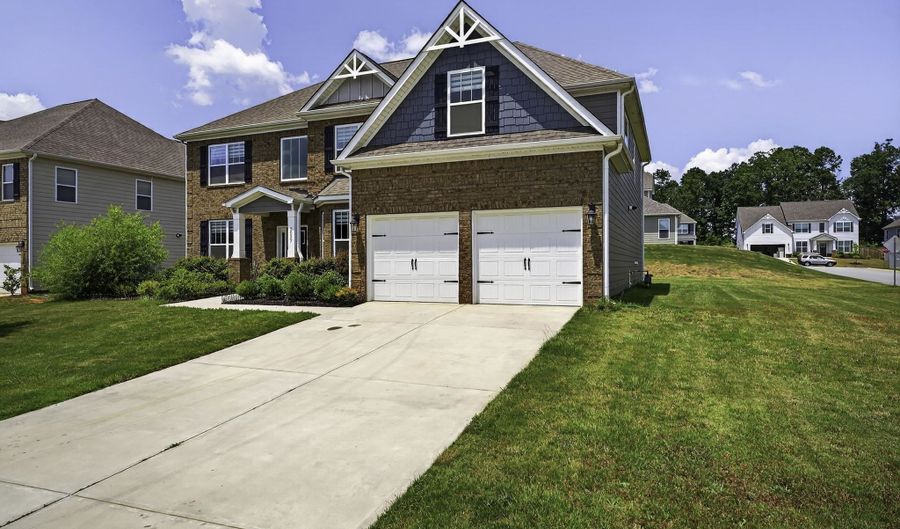 3027 Toliver, Boiling Springs, SC 29316 - 5 Beds, 4 Bath