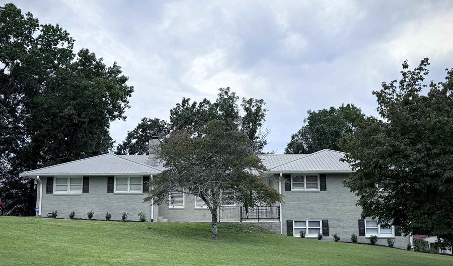 1000 CHEROKEE Trl, Anniston, AL 36206 - 4 Beds, 3 Bath