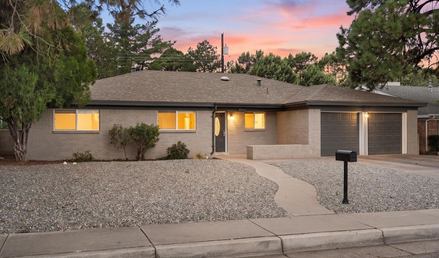 8114 Pickard Ave NE, Albuquerque, NM 87110 - 3 Beds, 3 Bath