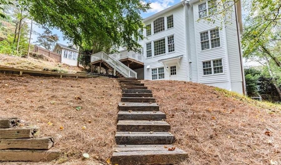 3425 Kingsland Cir, Berkeley Lake, GA 30096 - 5 Beds, 5 Bath