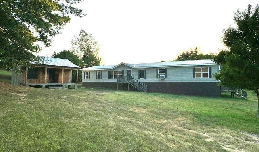 1376 Crouch Rd, Batesville, MS 38606 - 4 Beds, 2 Bath