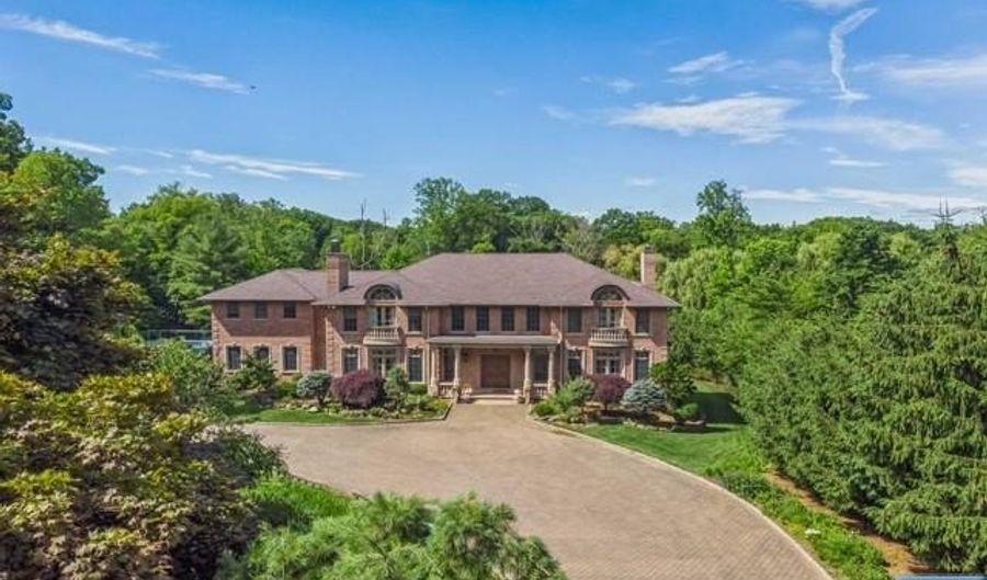 31 Marie Major Dr, Alpine, NJ 07620 - 7 Beds, 9 Bath