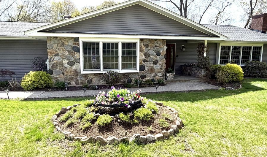 9 Delno Dr, Danbury, CT 06811 - 3 Beds, 3 Bath