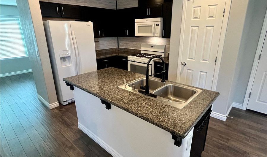 1045 Spotted Saddle St, Henderson, NV 89015 - 3 Beds, 3 Bath