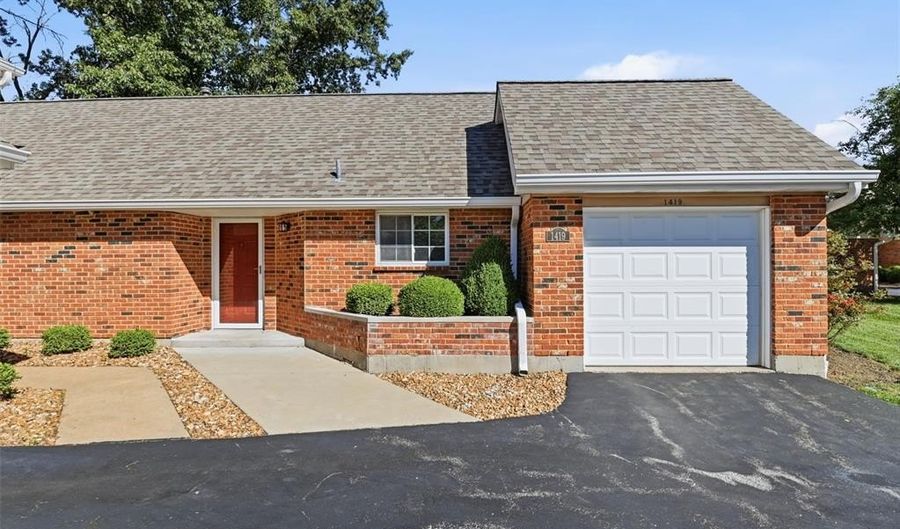 1419 Tahoe Valley Ct, Ballwin, MO 63021 - 2 Beds, 2 Bath