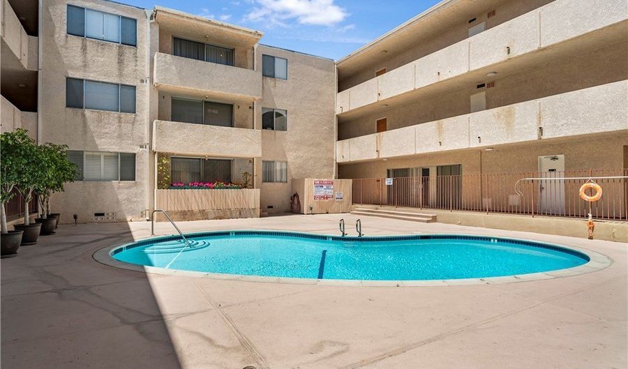 5429 Newcastle Ave 309, Encino, CA 91316 - 2 Beds, 2 Bath
