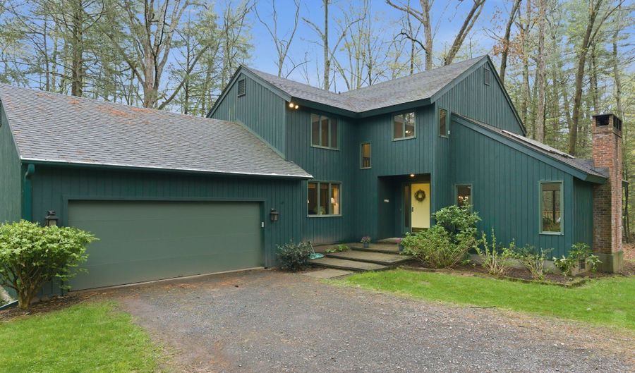 37 Tall Wood Holw, Avon, CT 06001 - 4 Beds, 3 Bath