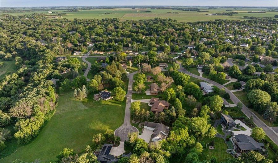 706 23rd St SW, Austin, MN 55912 - 5 Beds, 3 Bath