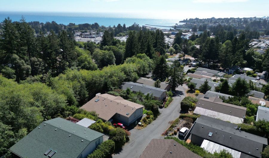 98041 HALLWAY Rd 40, Brookings, OR 97415 - 2 Beds, 2 Bath