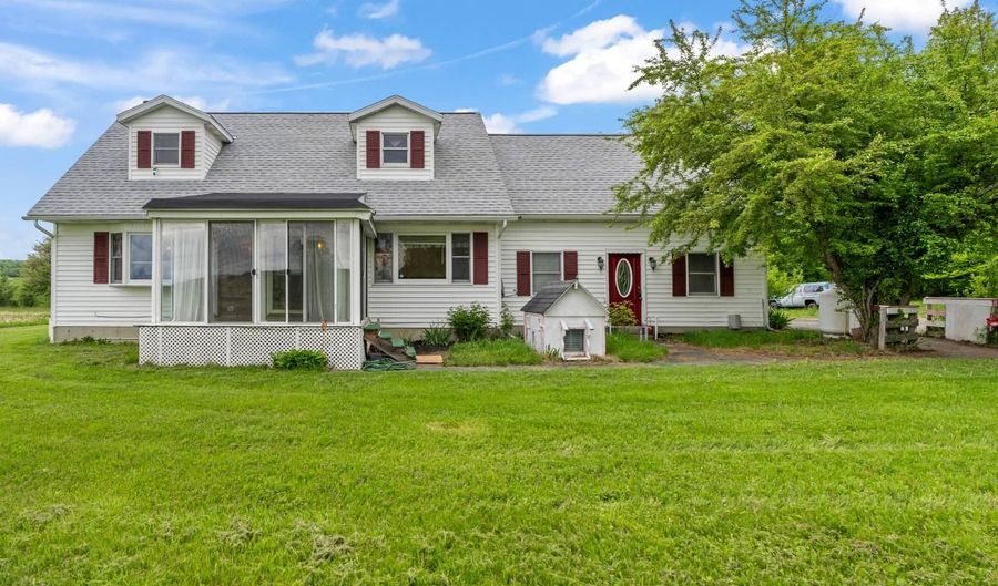 123 Rose Vidot Dr, Amsterdam, NY 12010 - 4 Beds, 2 Bath