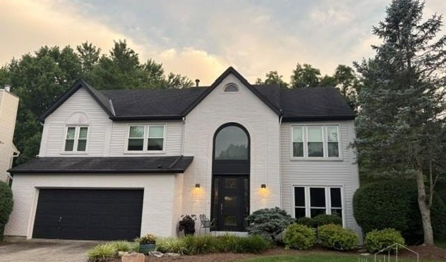 8375 Brownsboro Pl, Anderson Twp., OH 45255 - 4 Beds, 4 Bath