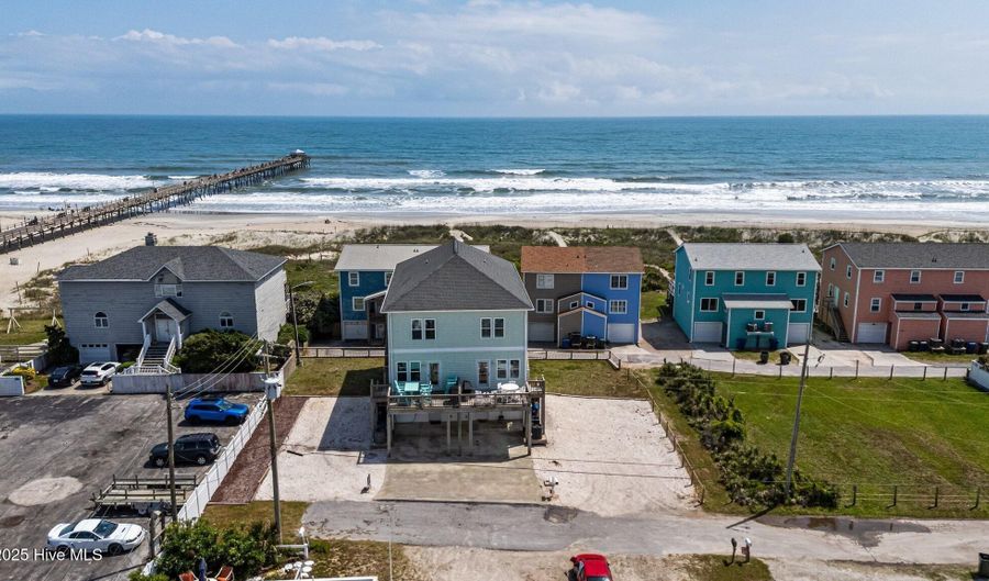 408 Caswell St B, Atlantic Beach, NC 28512 - 3 Beds, 4 Bath