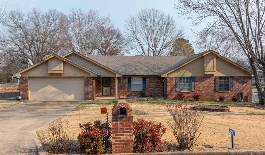 356 Brentwood Dr, Booneville, AR 72927 - 4 Beds, 3 Bath