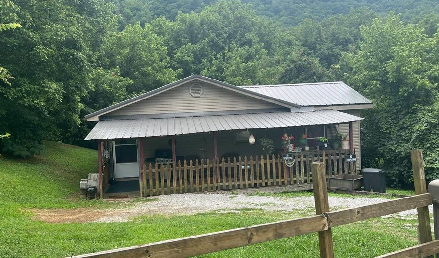 7890 KY RT 2030, Banner, KY 41603 - 3 Beds, 1 Bath