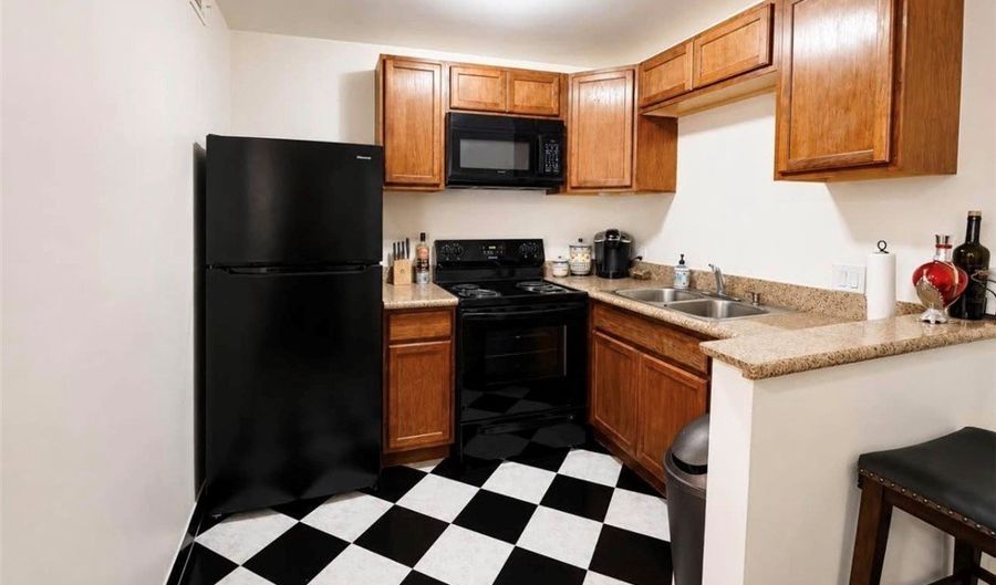 512 Albert Ave 4, Las Vegas, NV 89119 - 2 Beds, 1 Bath