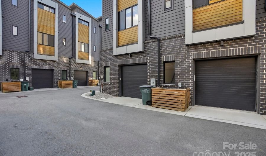1003 Zinc Ln, Charlotte, NC 28205 - 2 Beds, 3 Bath
