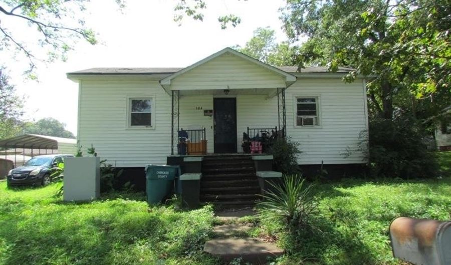 304 S Rutherford St, Blacksburg, SC 29702 - 2 Beds, 1 Bath