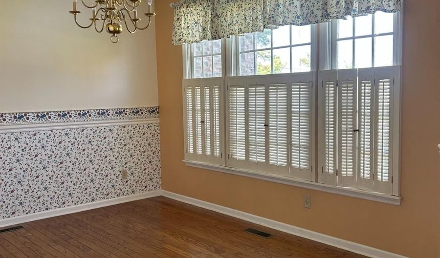 905 S Park Ave, Batesville, IN 47006 - 3 Beds, 3 Bath