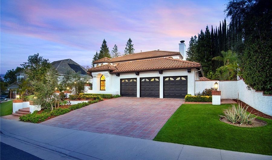 29614 Ridgeway Dr, Agoura Hills, CA 91301 - 5 Beds, 5 Bath