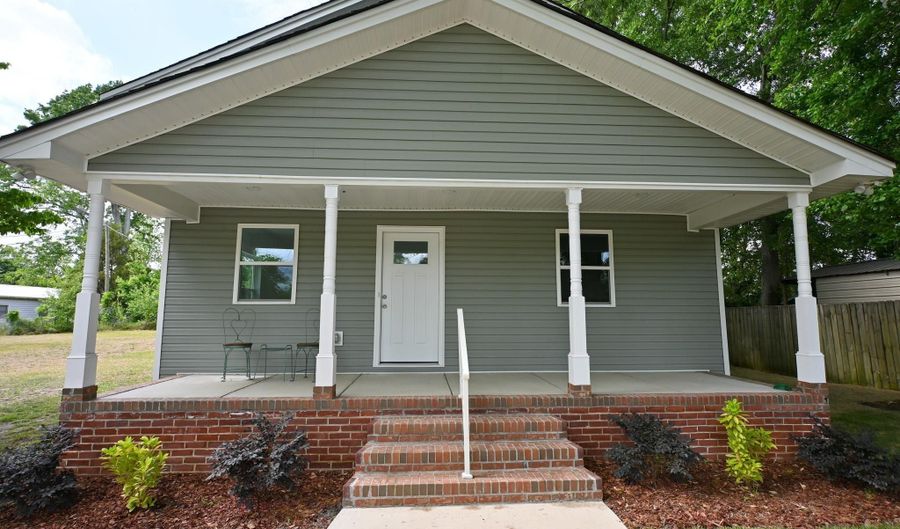 357 Wilson St, Batesburg, SC 29006 - 3 Beds, 2 Bath