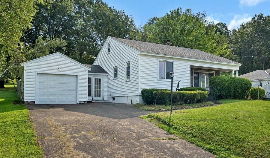213 Shaker Rd, Albany, NY 12211 - 2 Beds, 1 Bath