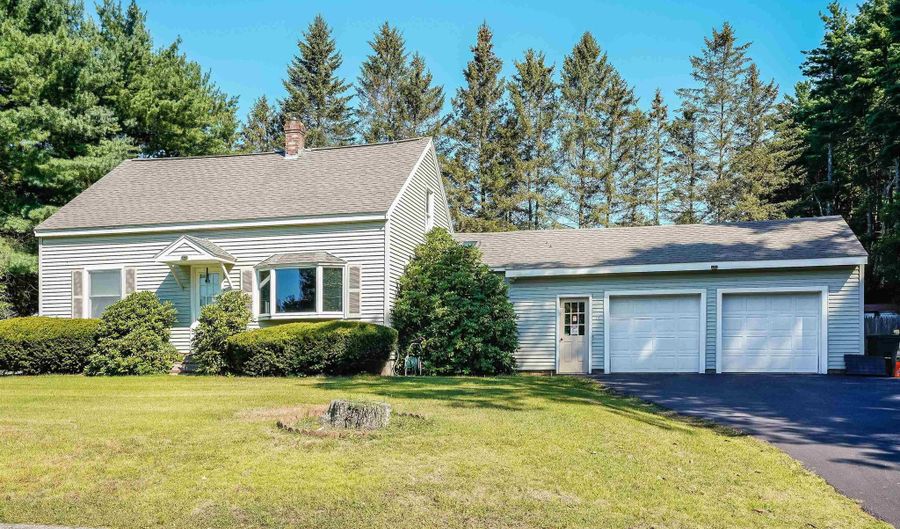 19 Amherst Rd, Merrimack, NH 03054 - 2 Beds, 2 Bath