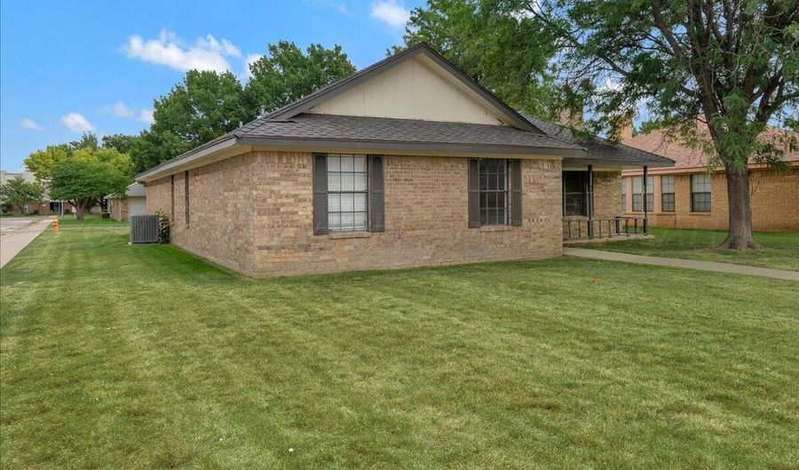 5901 OAKMAN Dr, Amarillo, TX 79109 - 3 Beds, 2 Bath
