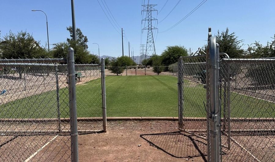 11955 W POLK St, Avondale, AZ 85323 - 3 Beds, 3 Bath